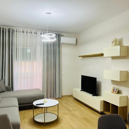 Lovely Apartment, Free Parking Tirana Exterior foto