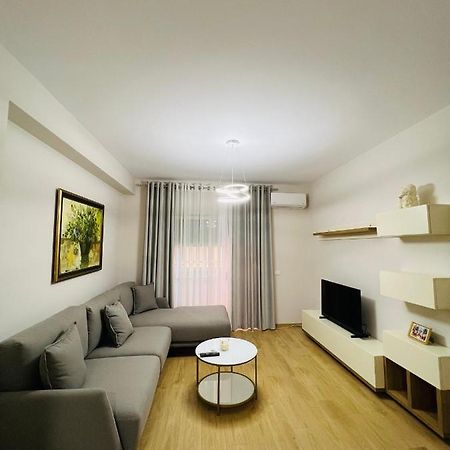 Lovely Apartment, Free Parking Tirana Exterior foto